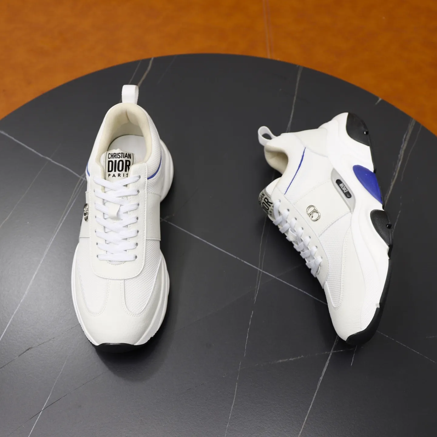 Ex-factory price: 462💰🙅‍♂️🙅‍♂️🙅‍♂️ Brand: Dior DIOR Standard code: 38-44 (45 customized) Grade: Same as the official website Material: Original leather splicing Comfortable and breathable lining Original wear-resistant outsole Style category: Men's fashionable casual shoes Running sneakers Noble luxury brand elements Top luxury Color: actual picture color